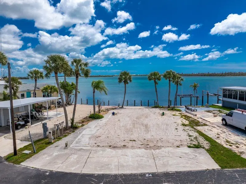 7500 Park Pointe Dr #24, FL