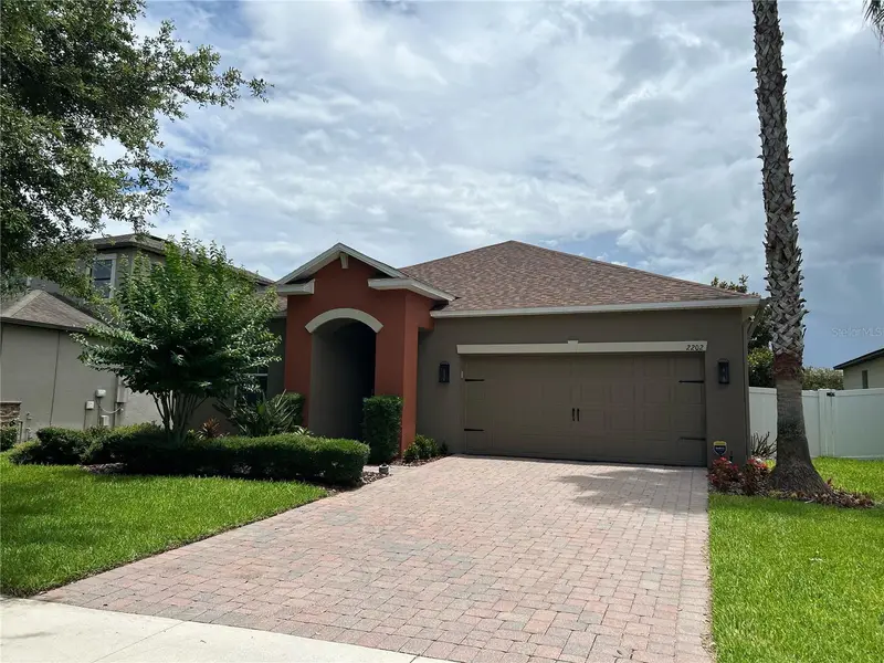 2202 Romanum Dr, FL