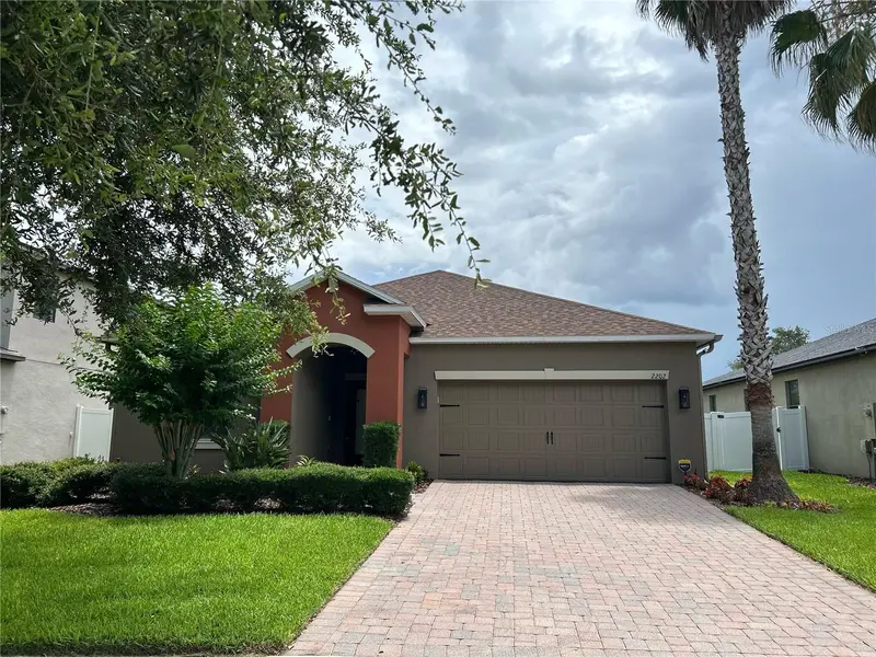 2202 Romanum Dr, FL