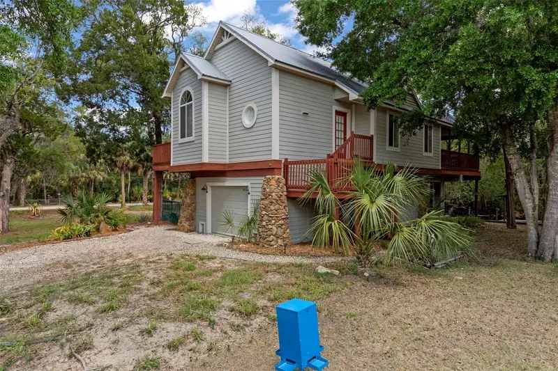 6779 S Pinebranch Pt, FL