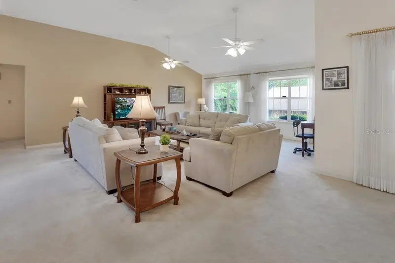 2520 S Glen Eagles Dr, FL