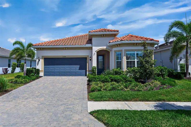 25544 Emerald Bend Cir, FL