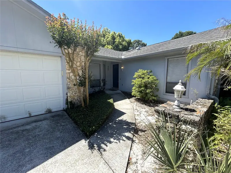 305 Coble Dr, FL
