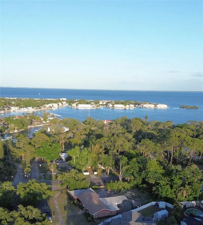 400 Lake Maggiore Blvd S, FL