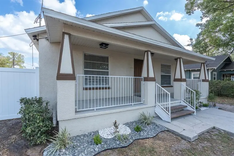802 E North Bay St, FL