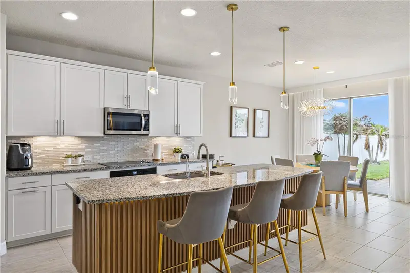 1623 Regal River Cir, FL