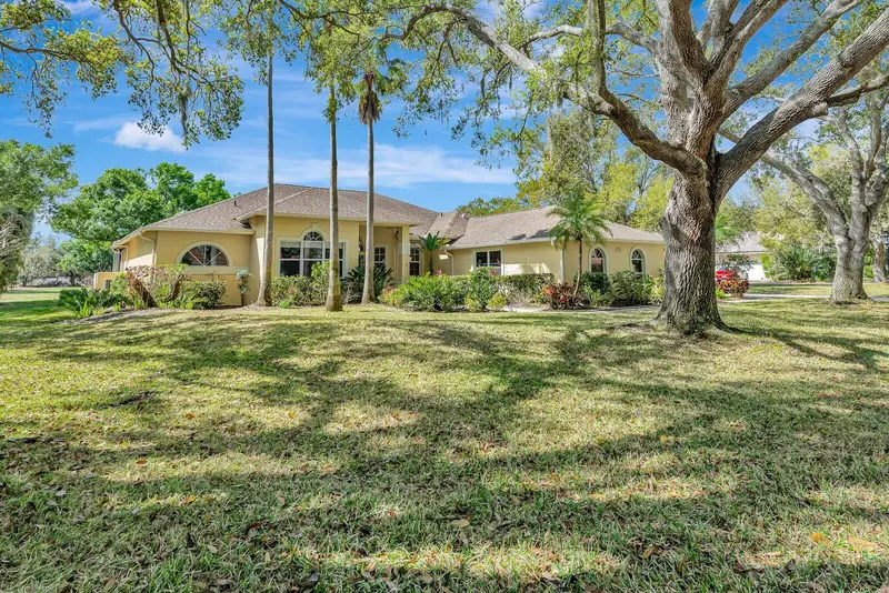 7212 N Serenoa Dr, FL