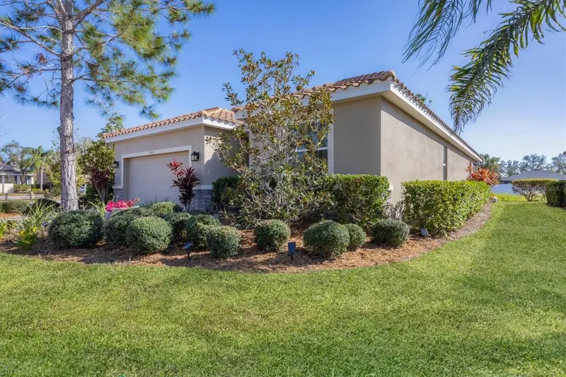 5333 Charlie Brown Ln, FL