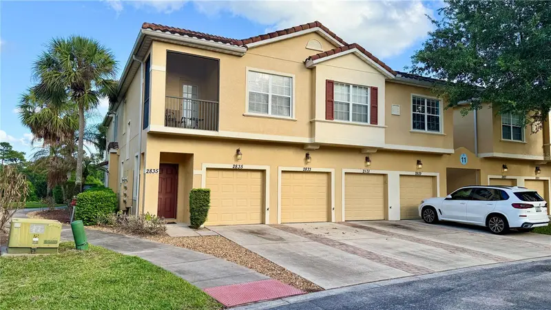 2831 Oakwater Dr #2831, FL