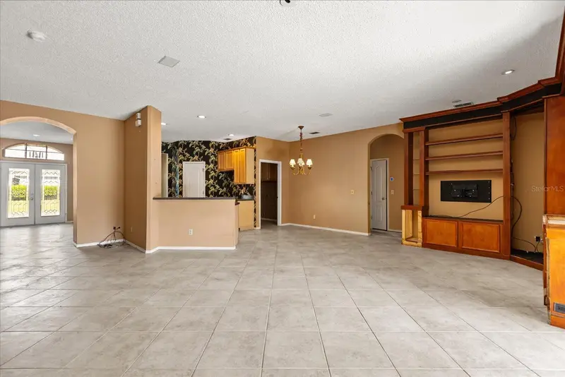 13853 Sunshowers Cir, FL