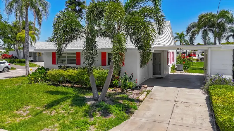 4523 W Independence Dr, FL