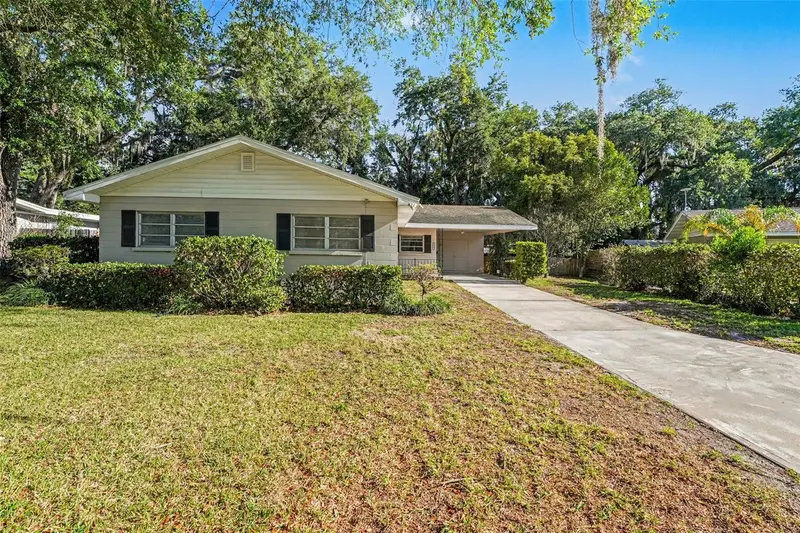 521 W Palmeden Dr, FL
