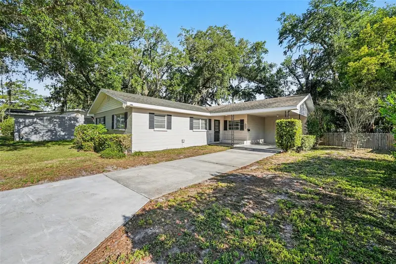 521 W Palmeden Dr, FL