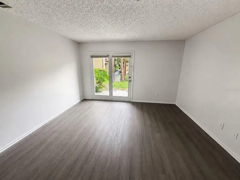 249 Afton Sq #107, FL
