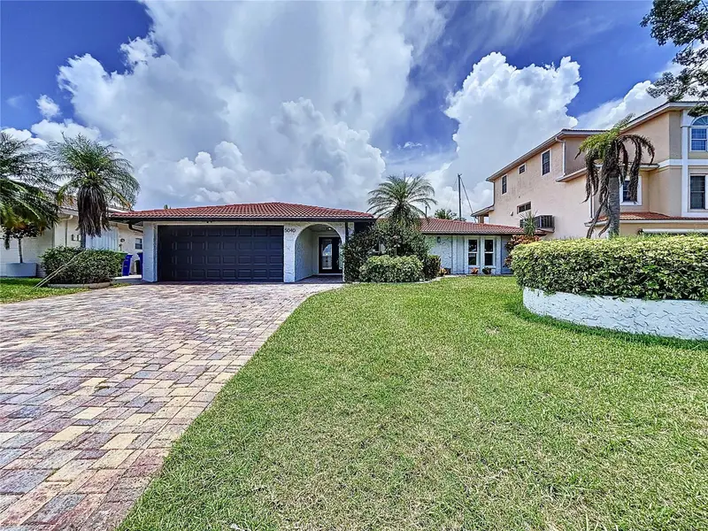 5040 Glenn Dr, FL