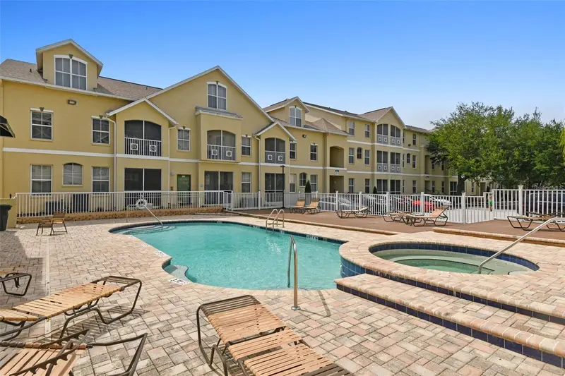 5052 Sunridge Palms Dr #104, FL