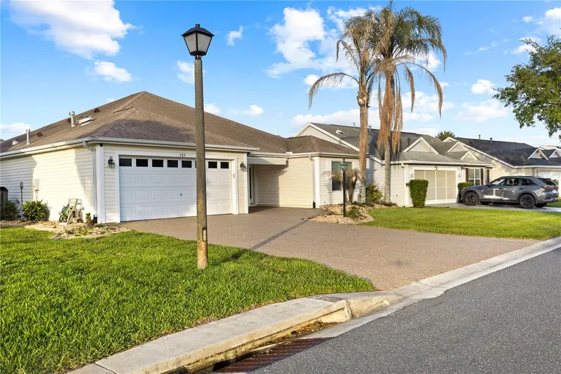 589 Sherwood St, FL