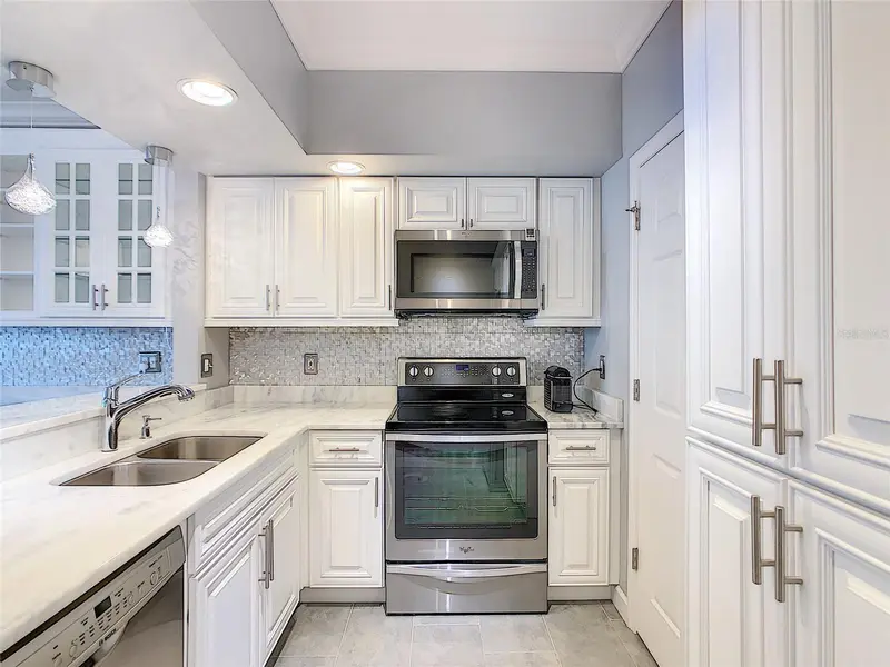 322 E Central Blvd #1413, FL