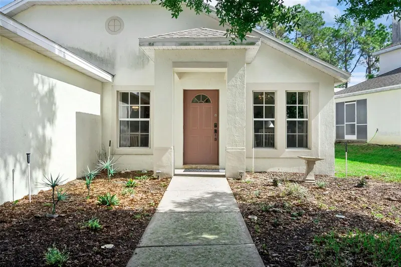 301 Troon Cir, FL
