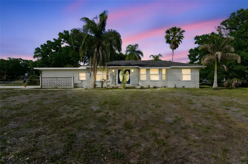 2301 W Eldred Dr, FL