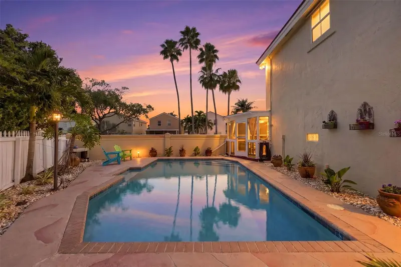 3135 Sunset Cir, FL