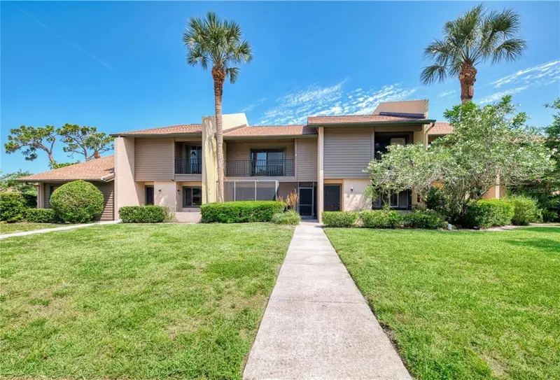 935 Sunridge Way #B4, FL