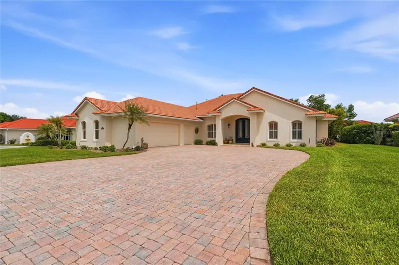 523 Greenway Dr, FL