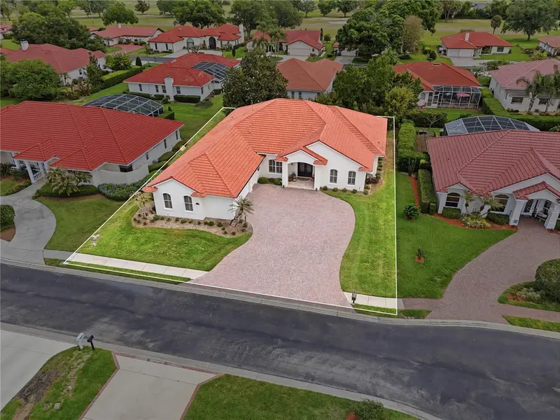 523 Greenway Dr, FL