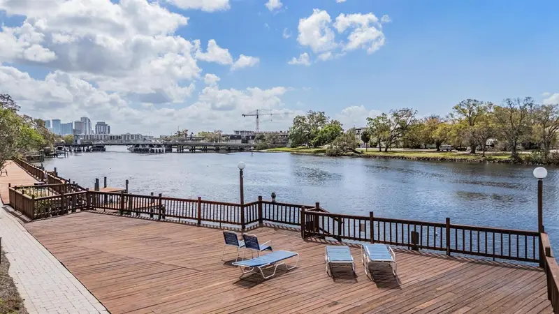 2780 N Riverside Dr #105, FL