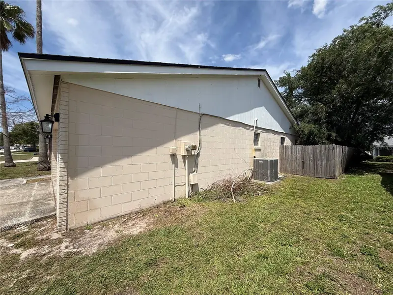 712 Hazy Meadow Ct, FL