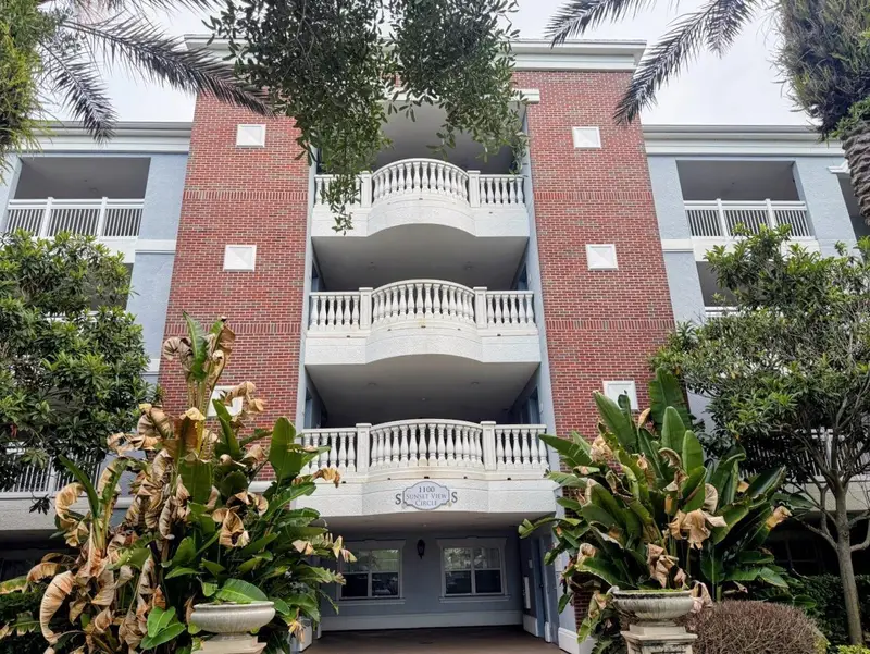1100 Sunset View Cir S #304, FL