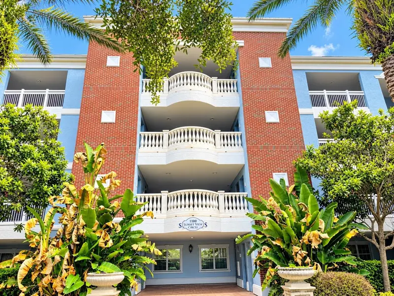 1100 Sunset View Cir S #304, FL