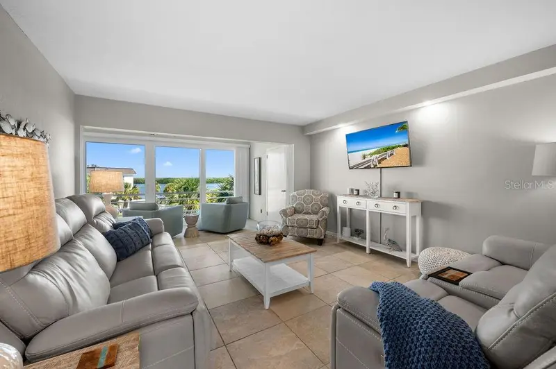 600 Sutton Pl #B302, FL