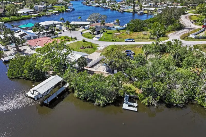 107 6th St Nw, FL