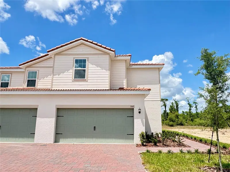 552 Bay Leaf Dr, FL