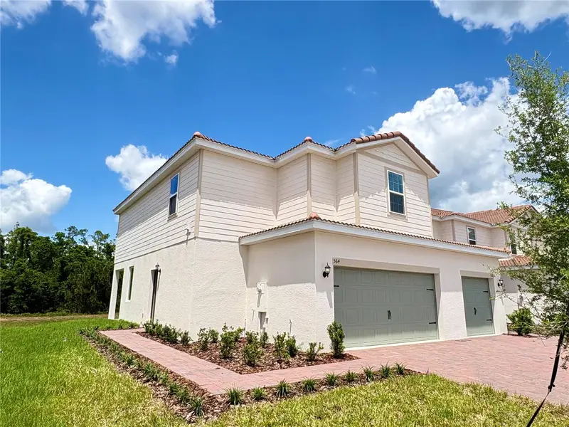 564 Bay Leaf Dr, FL