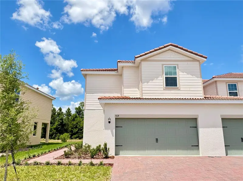 564 Bay Leaf Dr, FL