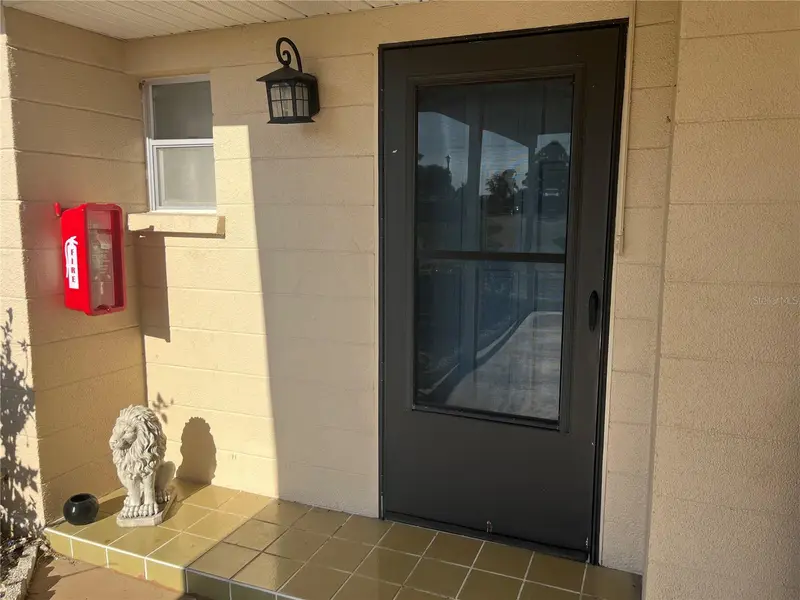 655 Park Cir, FL