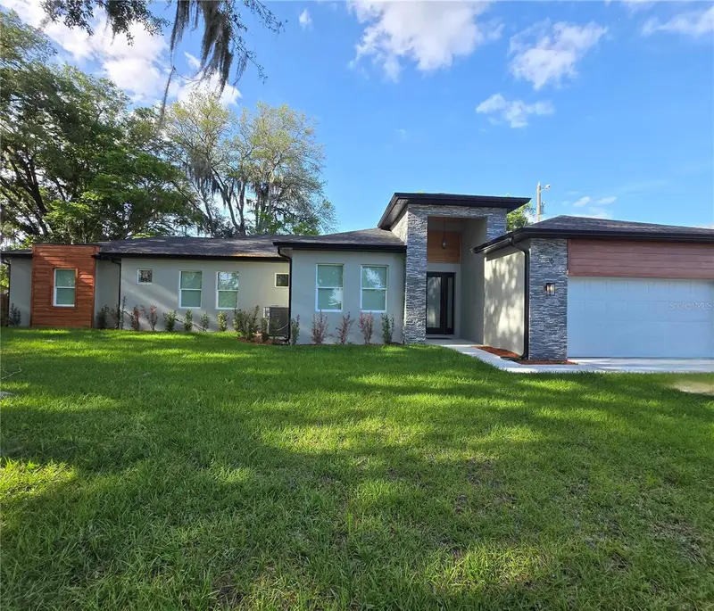 106 Lake Dr, FL