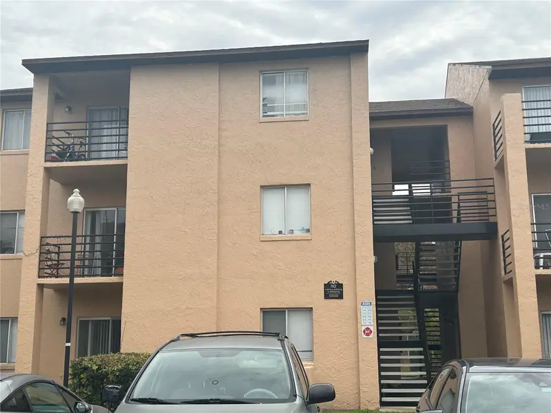5225 Via Hacienda Cir #B115, FL
