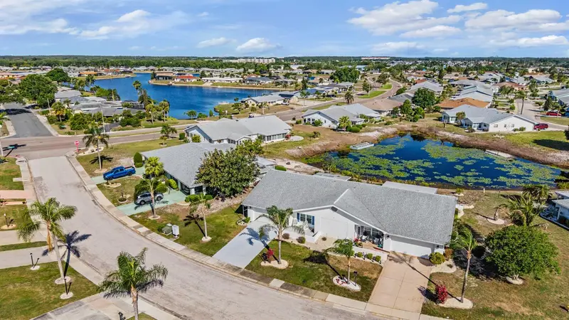 381 Club Manor Dr, FL