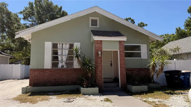 905 Jones St, FL