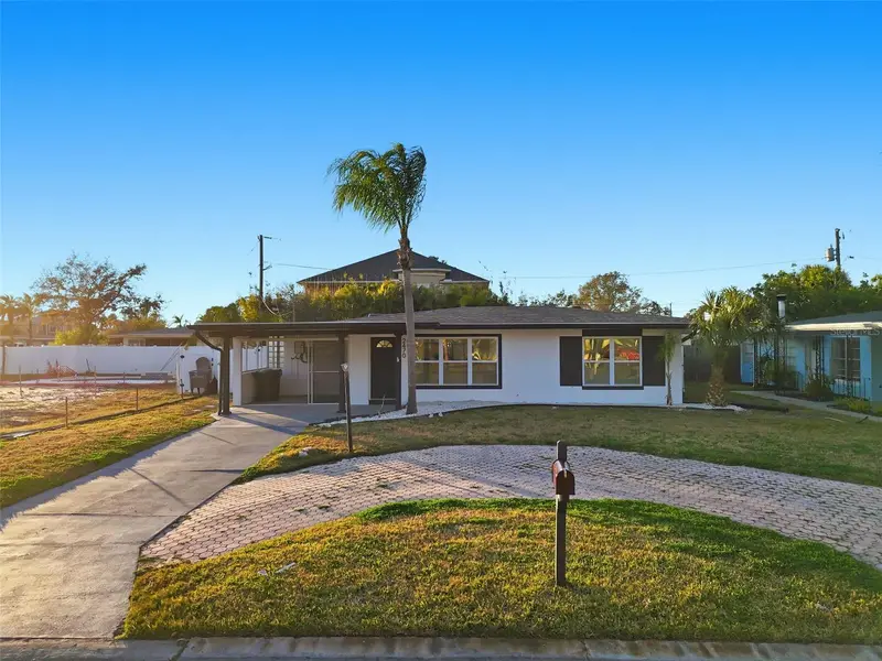 2470 Del Rio Way, FL