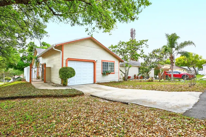 568 Abington Ct, FL