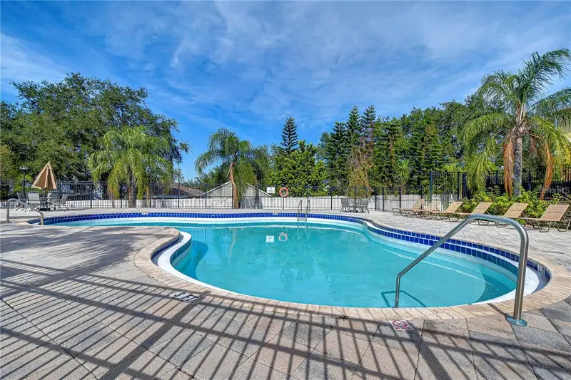 213 Draw Bridge Ln, FL