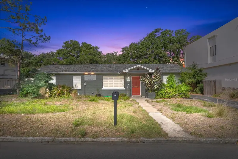 110 N Lincoln Ave, FL