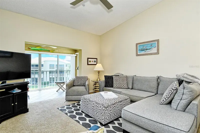 9610 Club South Cir #4302, FL