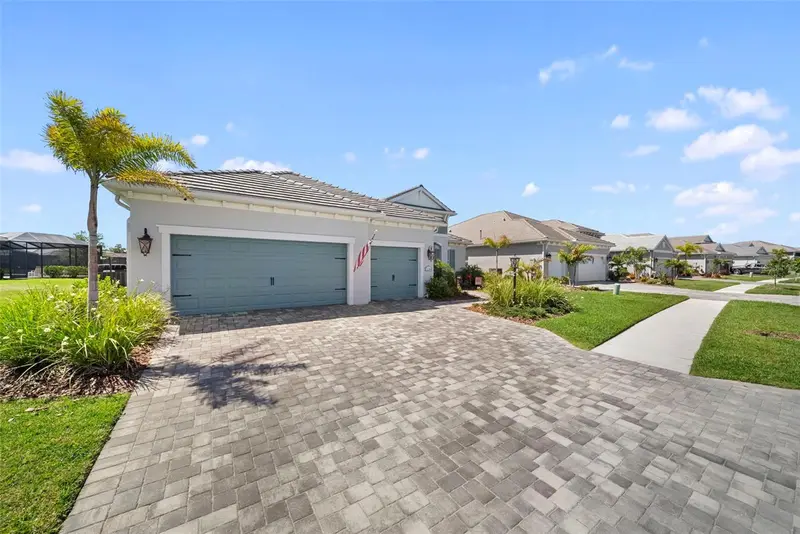 21244 Holmes Cir, FL