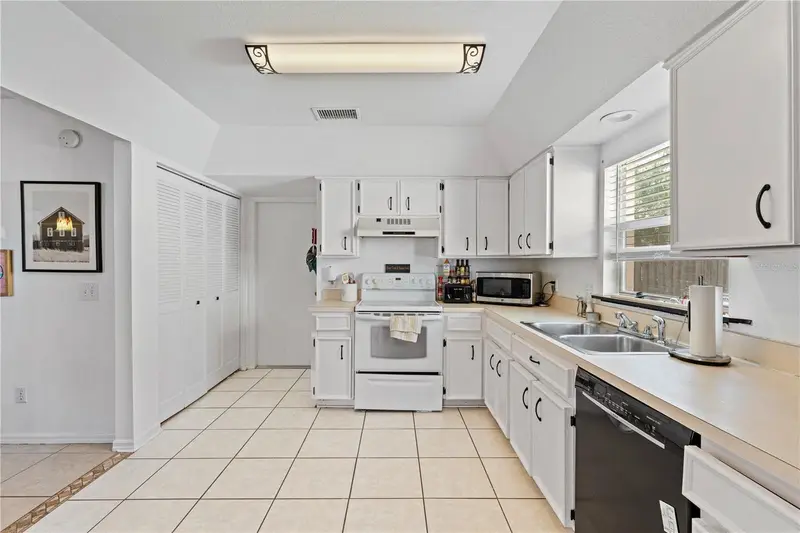 9758 Fox Hollow Rd, FL