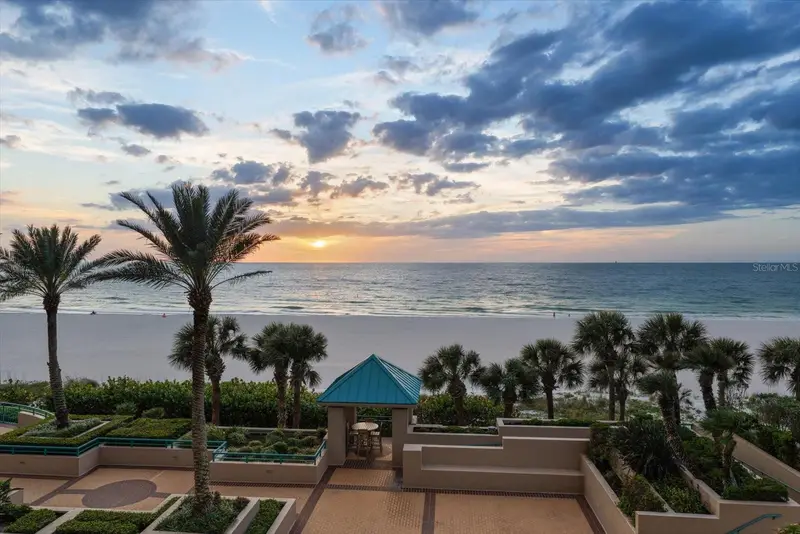 1560 Gulf Blvd #304, FL